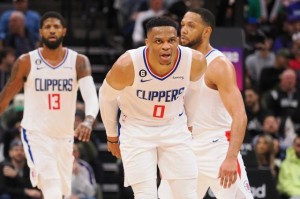 mk体育官方网站-西部第4变第8！快艇体验湖人的烦恼：韦少现负效应