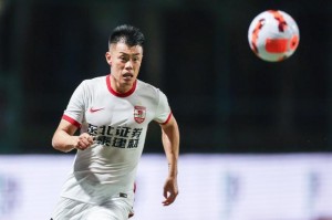 亚泰重奖谭龙：大器晚成！国足年龄最大A级赛进球者