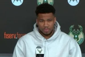 mk体育下载-字母哥：今晚表现并不理想，很高兴能够尽我所能帮助队友